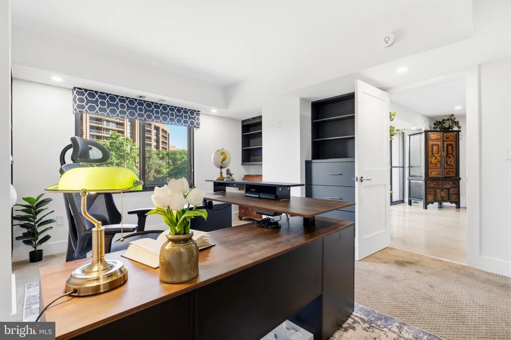 1300 CRYSTAL DRIVE #606S Arlington, VA 22202