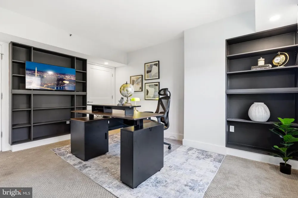 1300 CRYSTAL DRIVE #606S Arlington, VA 22202