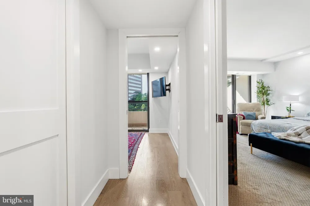 1300 CRYSTAL DRIVE #606S Arlington, VA 22202