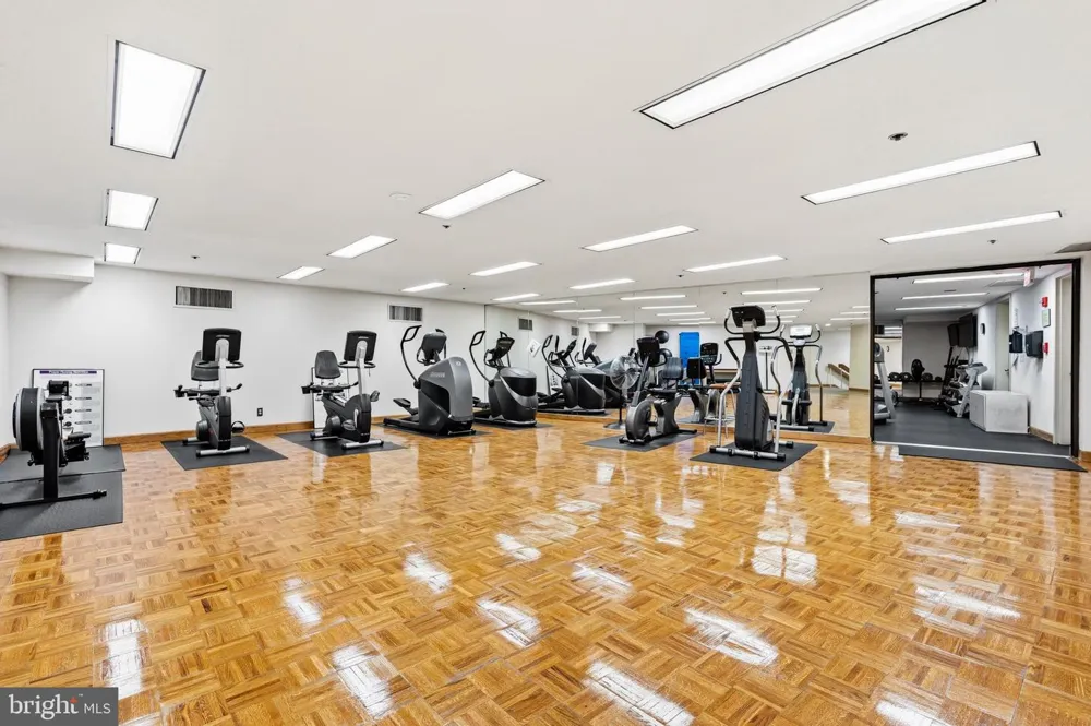 1300 CRYSTAL DRIVE #606S Arlington, VA 22202
