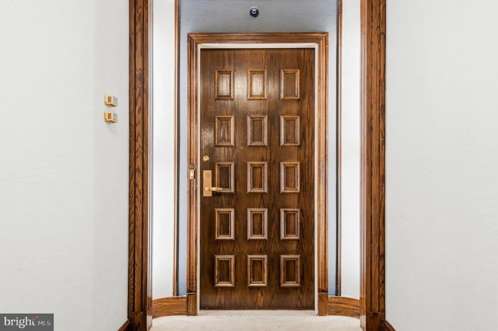 1300 CRYSTAL DRIVE #606S Arlington, VA 22202