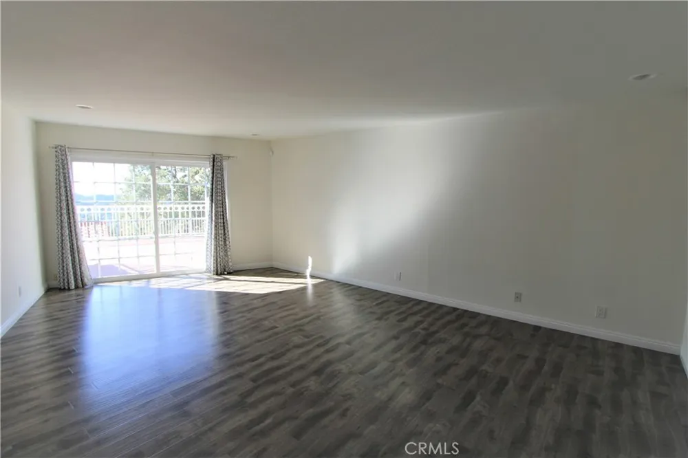 3694 Berwick Drive La Canada Flintridge, CA 91011