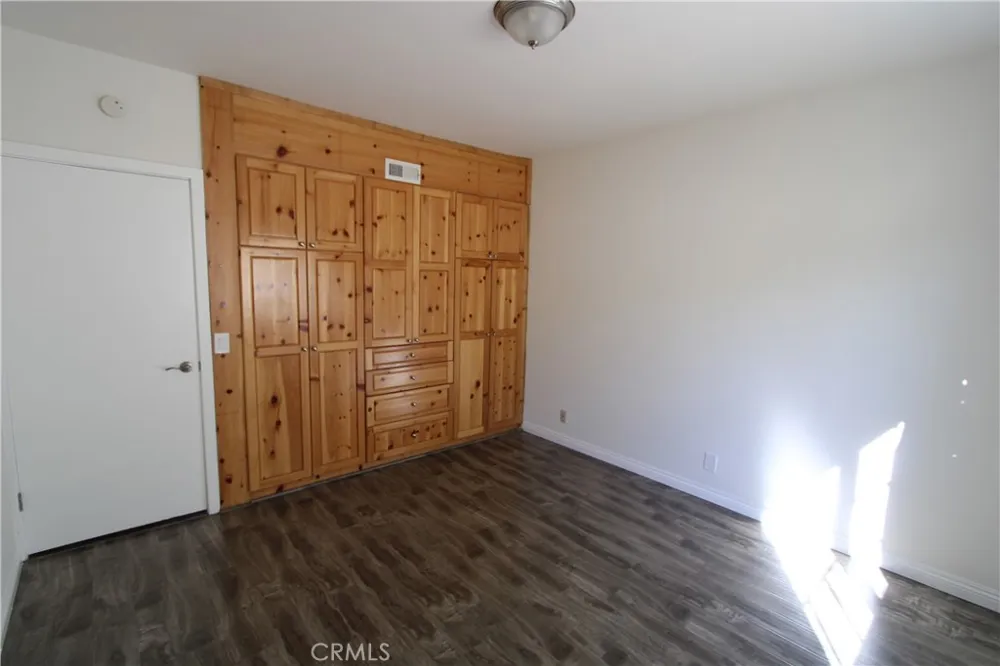 3694 Berwick Drive La Canada Flintridge, CA 91011