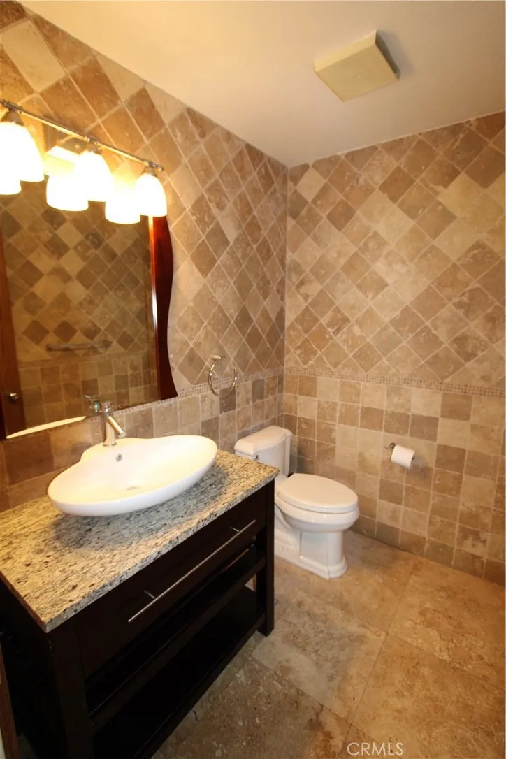 3694 Berwick Drive La Canada Flintridge, CA 91011