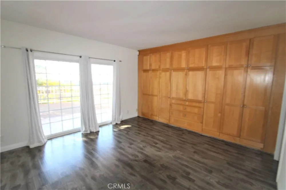 3694 Berwick Drive La Canada Flintridge, CA 91011