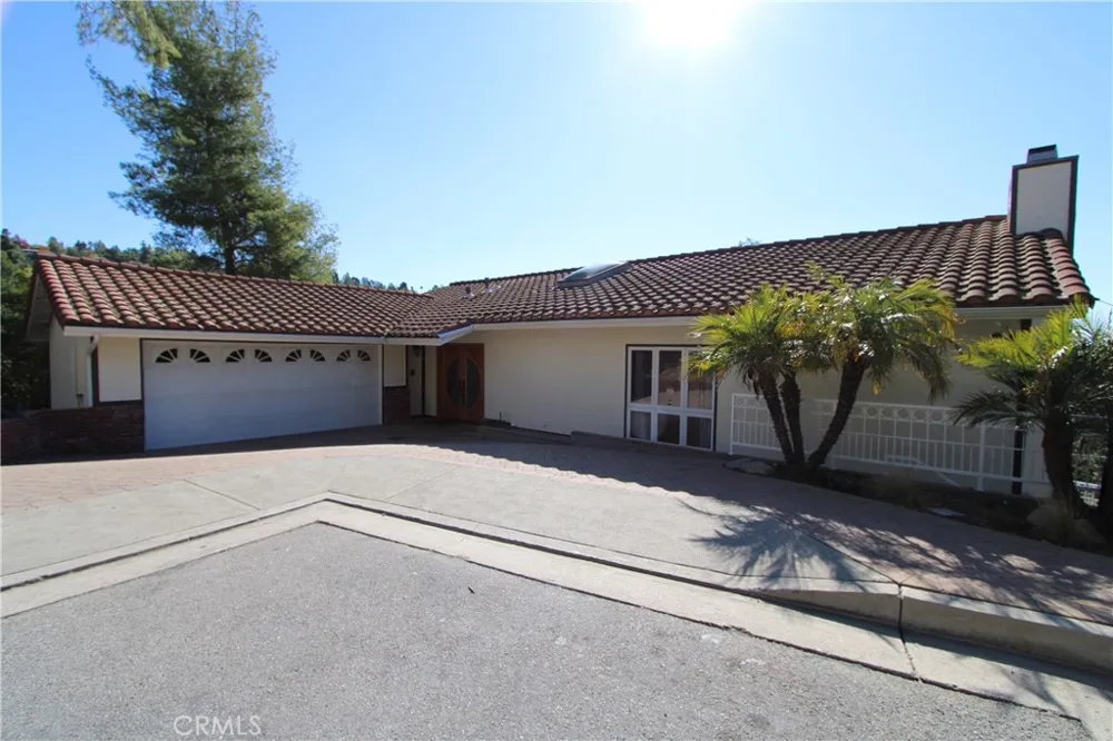 3694 Berwick Drive La Canada Flintridge, CA 91011