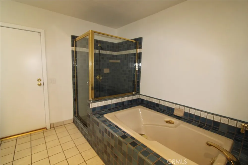 3694 Berwick Drive La Canada Flintridge, CA 91011