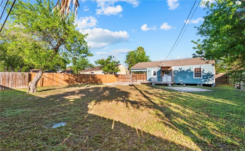 1225 Logan Avenue Corpus Christi, TX 78404