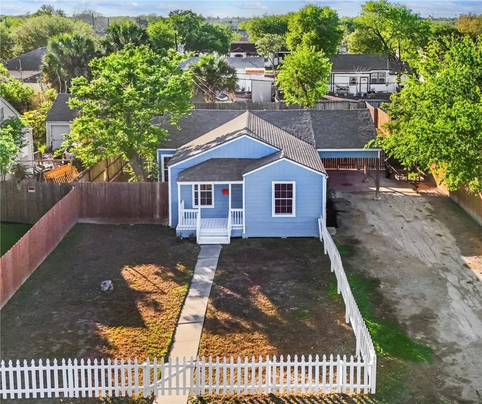 1225 Logan Avenue Corpus Christi, TX 78404