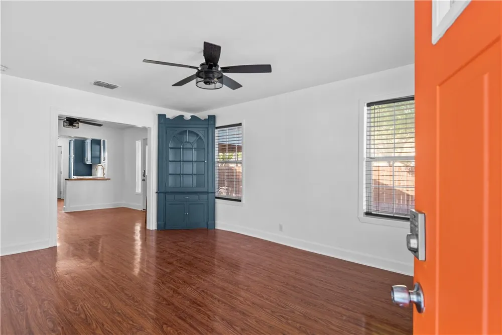 1225 Logan Avenue Corpus Christi, TX 78404