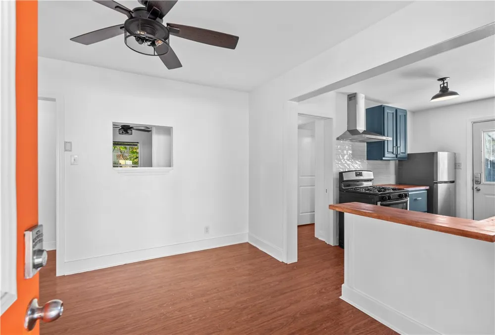 1225 Logan Avenue Corpus Christi, TX 78404