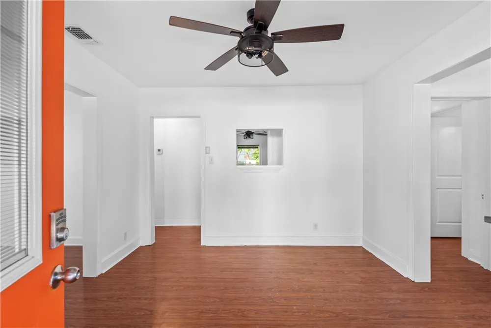 1225 Logan Avenue Corpus Christi, TX 78404