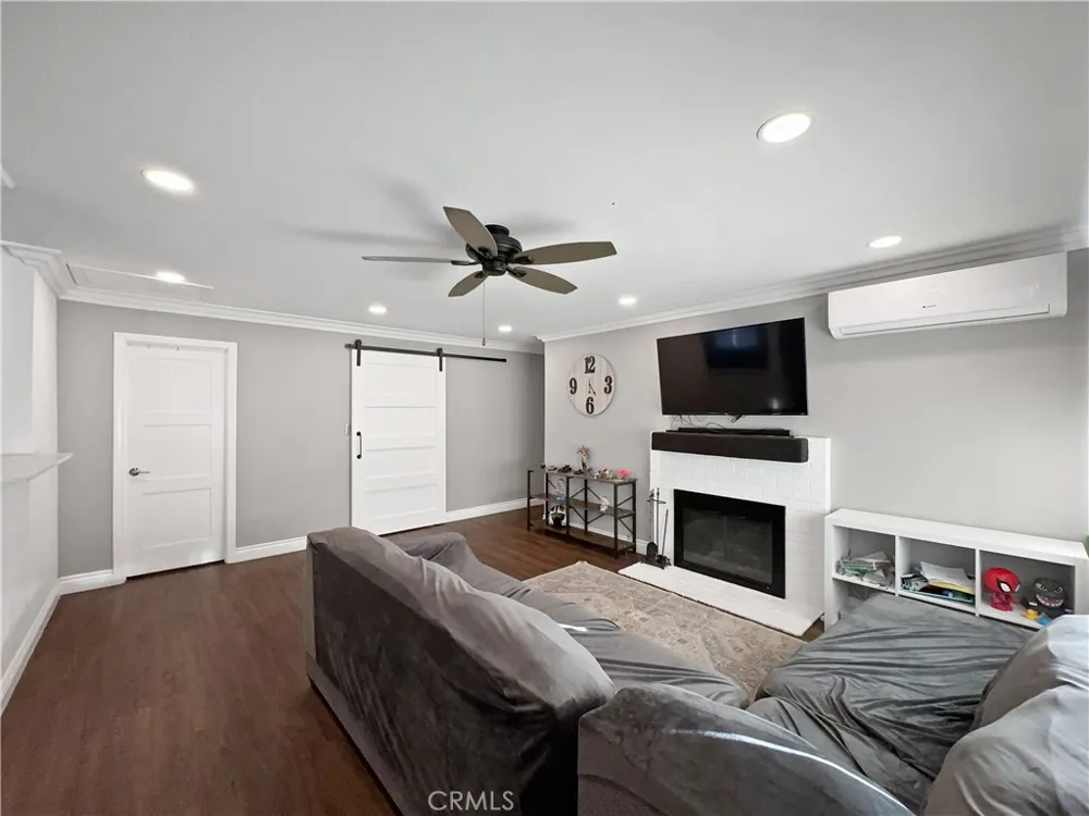 5932 Oliva Avenue Lakewood, CA 90712