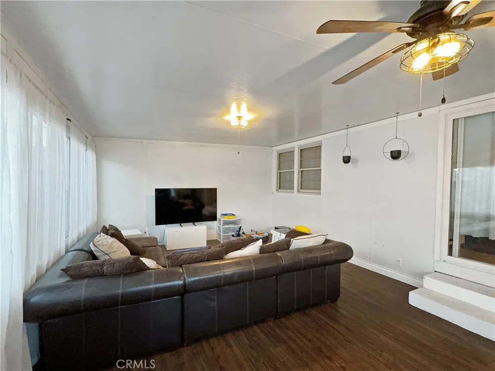 5932 Oliva Avenue Lakewood, CA 90712