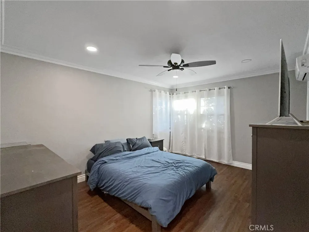 5932 Oliva Avenue Lakewood, CA 90712