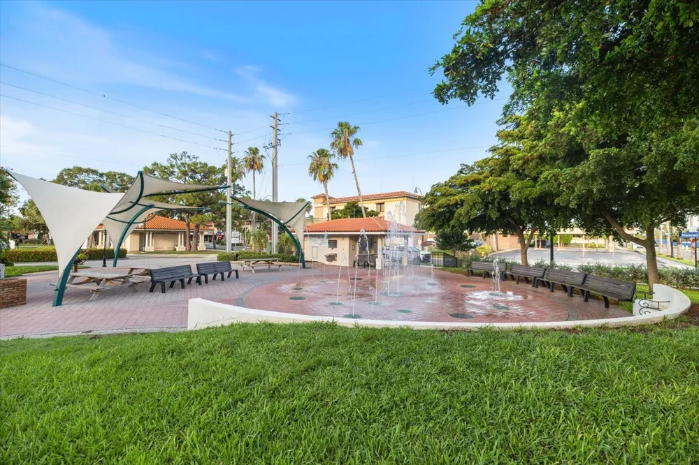707 W VENICE AVENUE #707B Venice, FL 34285