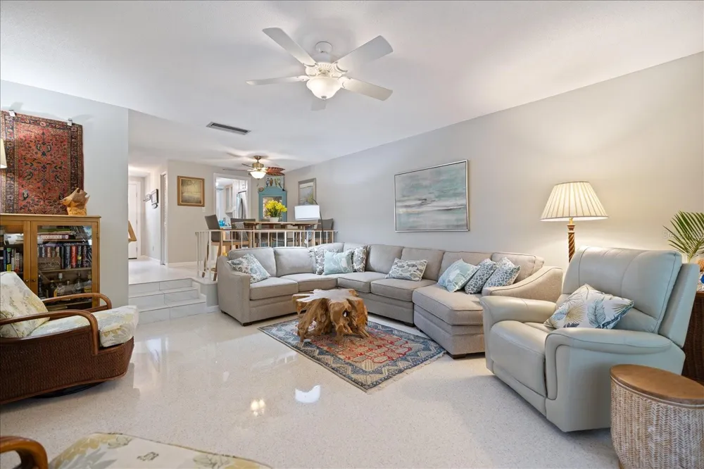 707 W VENICE AVENUE #707B Venice, FL 34285