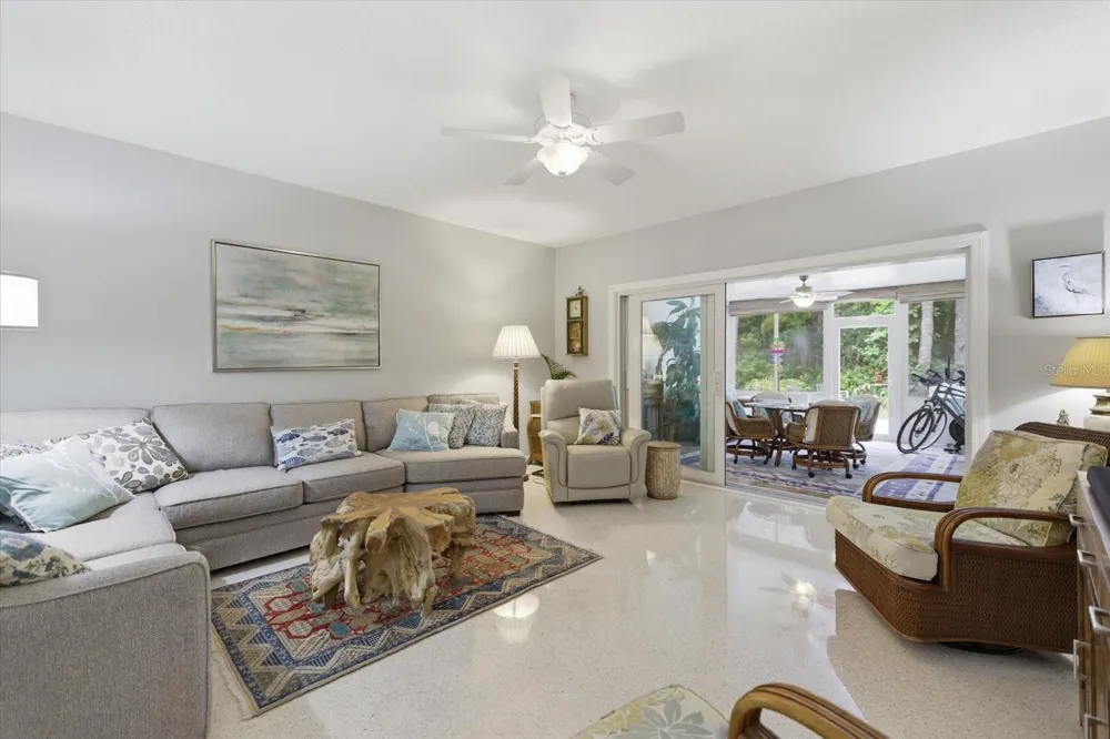 707 W VENICE AVENUE #707B Venice, FL 34285