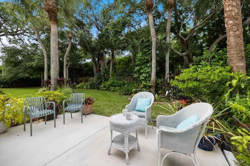 707 W VENICE AVENUE #707B Venice, FL 34285