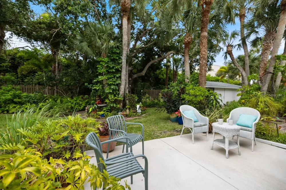 707 W VENICE AVENUE #707B Venice, FL 34285