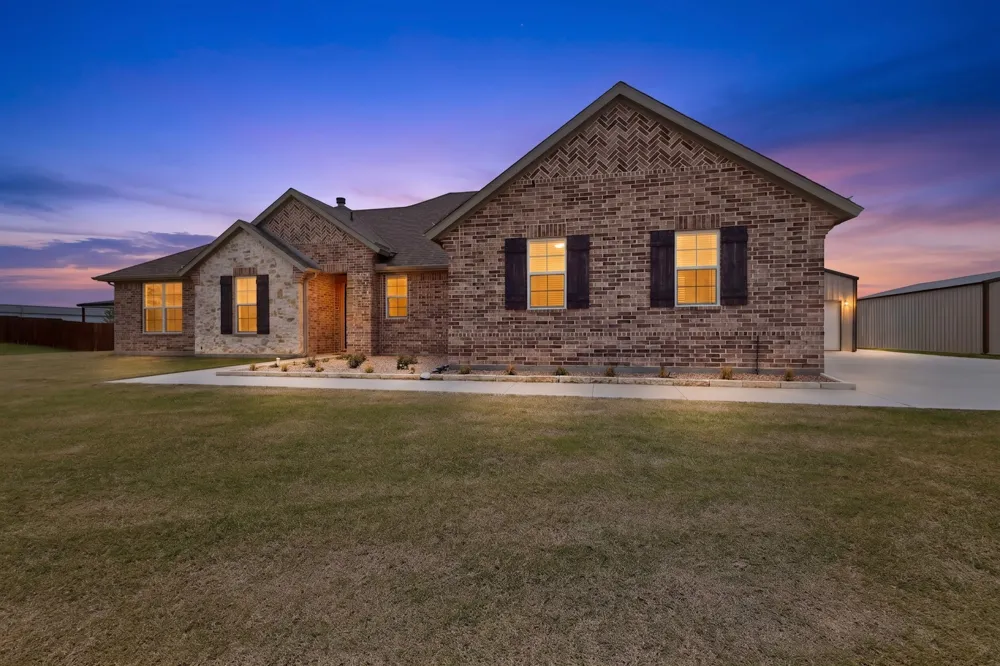 2721 Burr Oak Road Oak Ridge, TX 75161