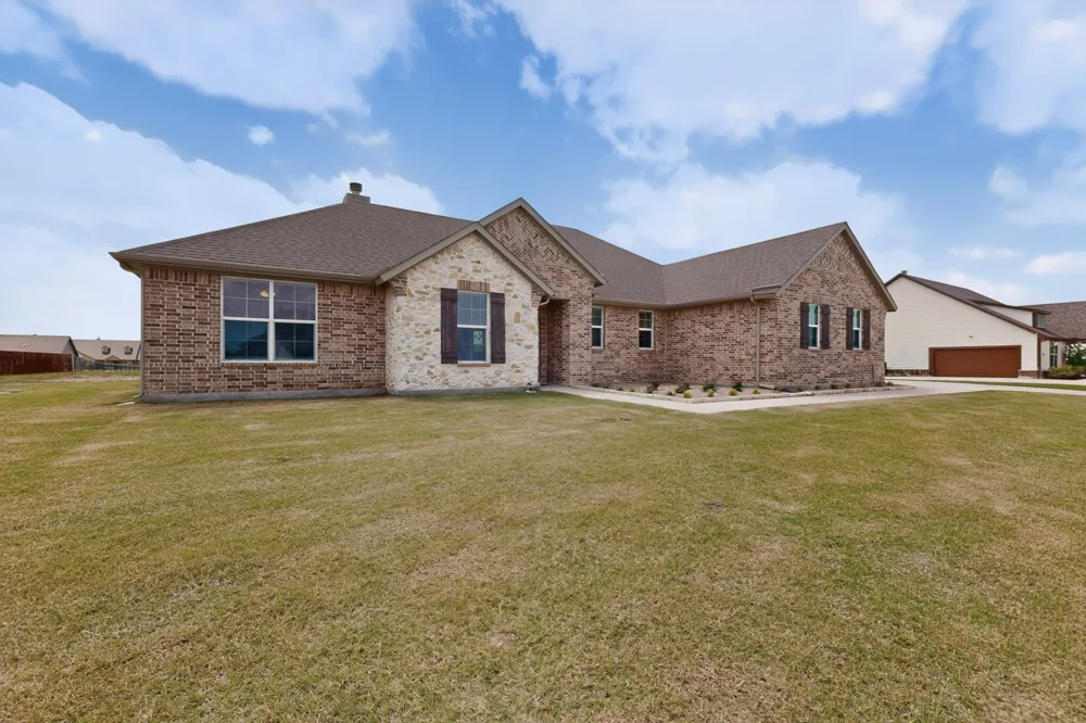 2721 Burr Oak Road Oak Ridge, TX 75161