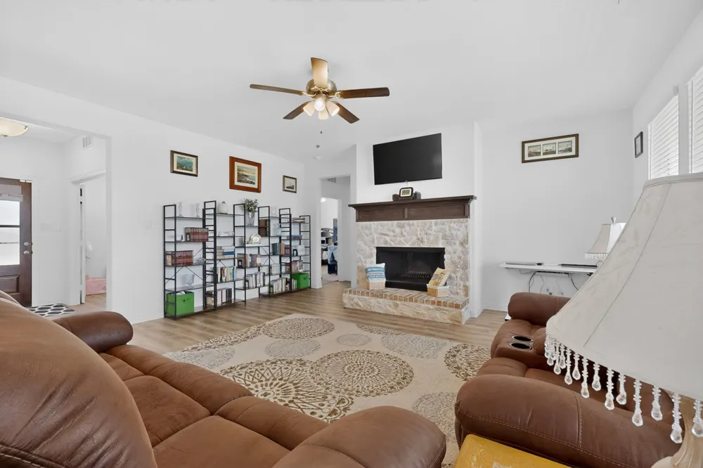 2721 Burr Oak Road Oak Ridge, TX 75161