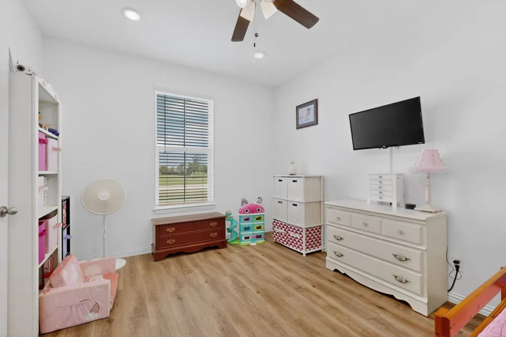 2721 Burr Oak Road Oak Ridge, TX 75161