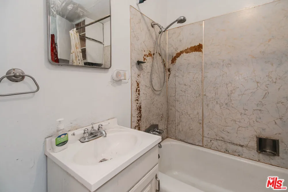 6541 Regent Street Huntington Park, CA 90255