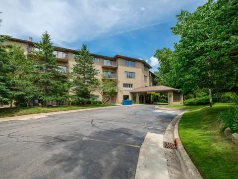 4040 Greenleaf Circle #409