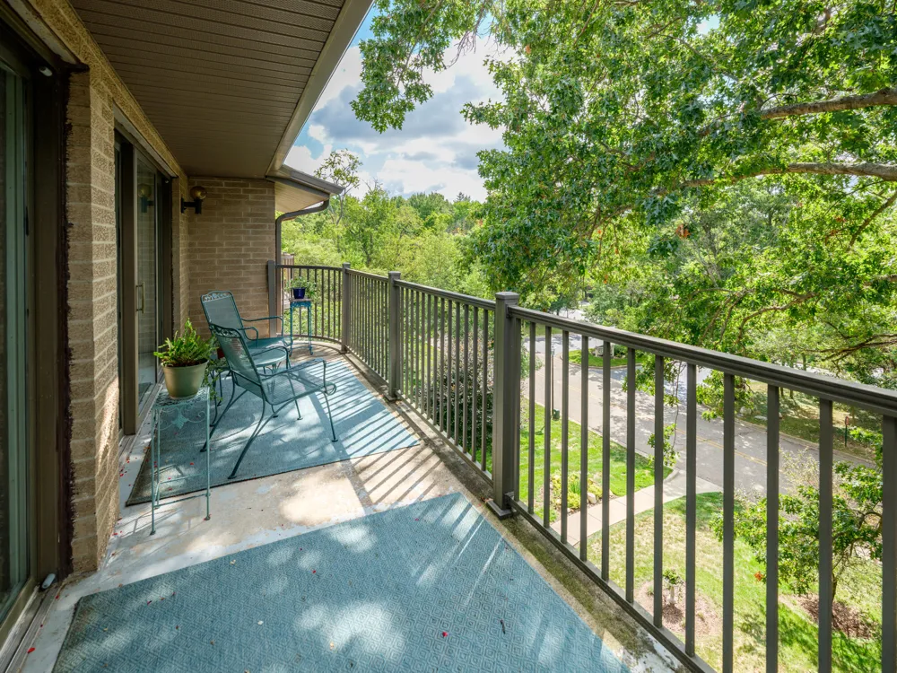 4040 Greenleaf Circle #409 Kalamazoo, MI 49008
