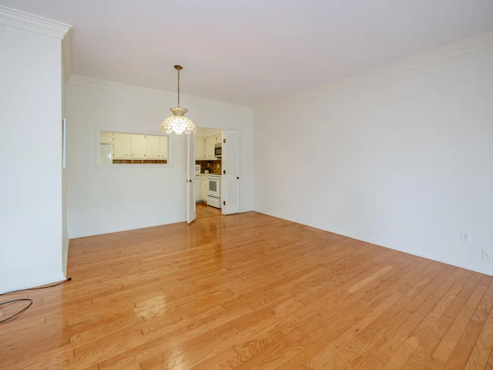 4040 Greenleaf Circle #409 Kalamazoo, MI 49008