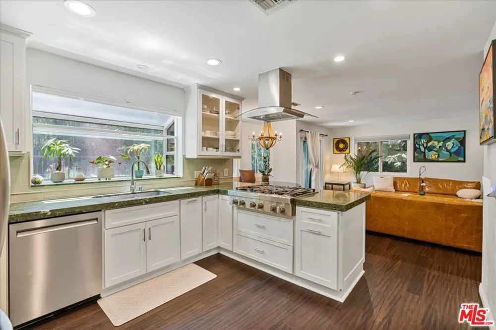 12834 Landale Street Studio City, CA 91604