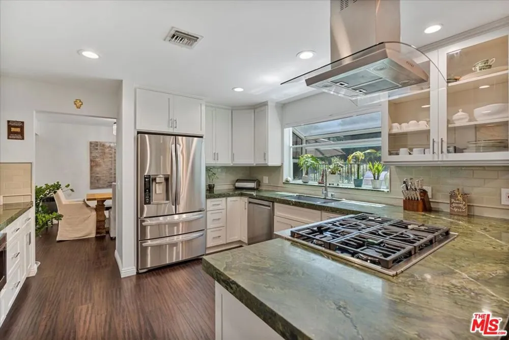 12834 Landale Street Studio City, CA 91604