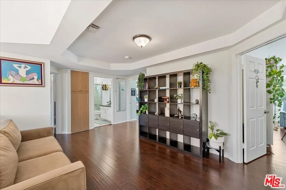 12834 Landale Street Studio City, CA 91604