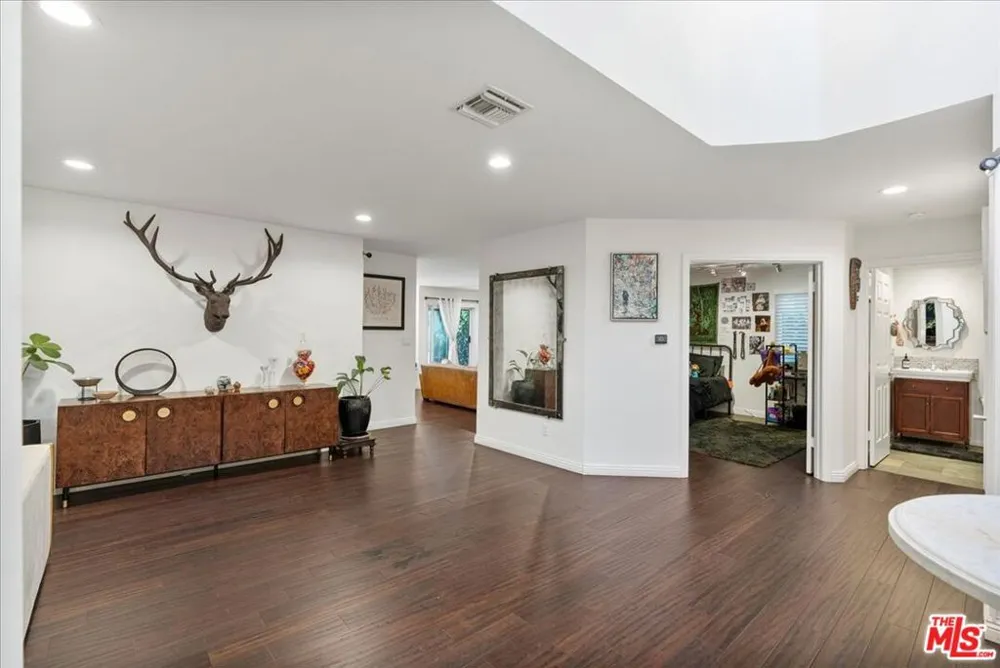 12834 Landale Street Studio City, CA 91604