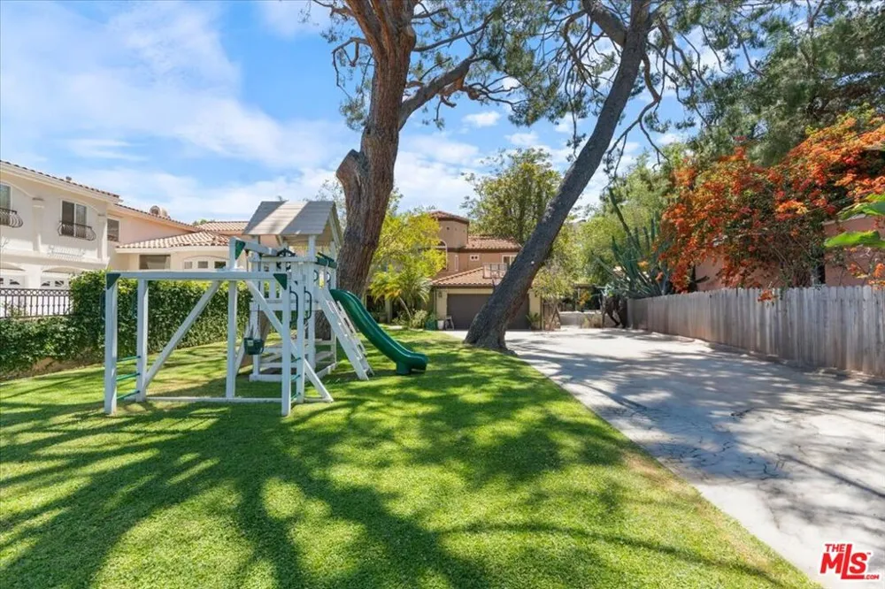 12834 Landale Street Studio City, CA 91604
