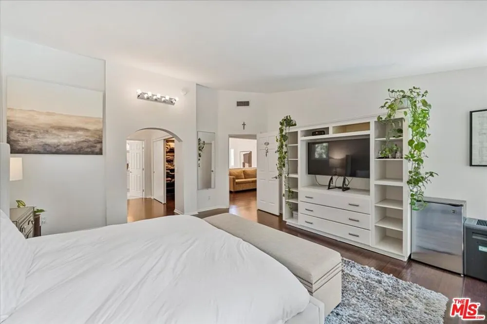 12834 Landale Street Studio City, CA 91604