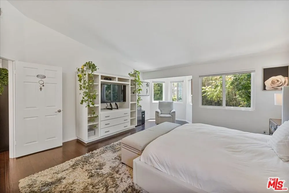 12834 Landale Street Studio City, CA 91604