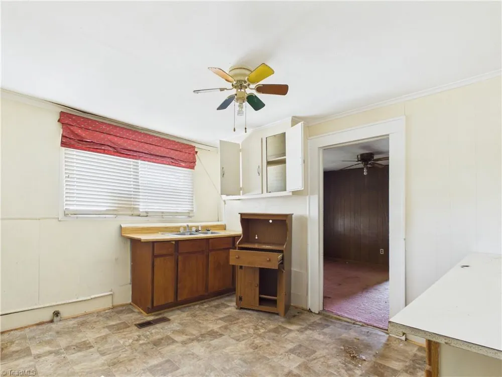 1004 Unity Street Thomasville, NC 27360