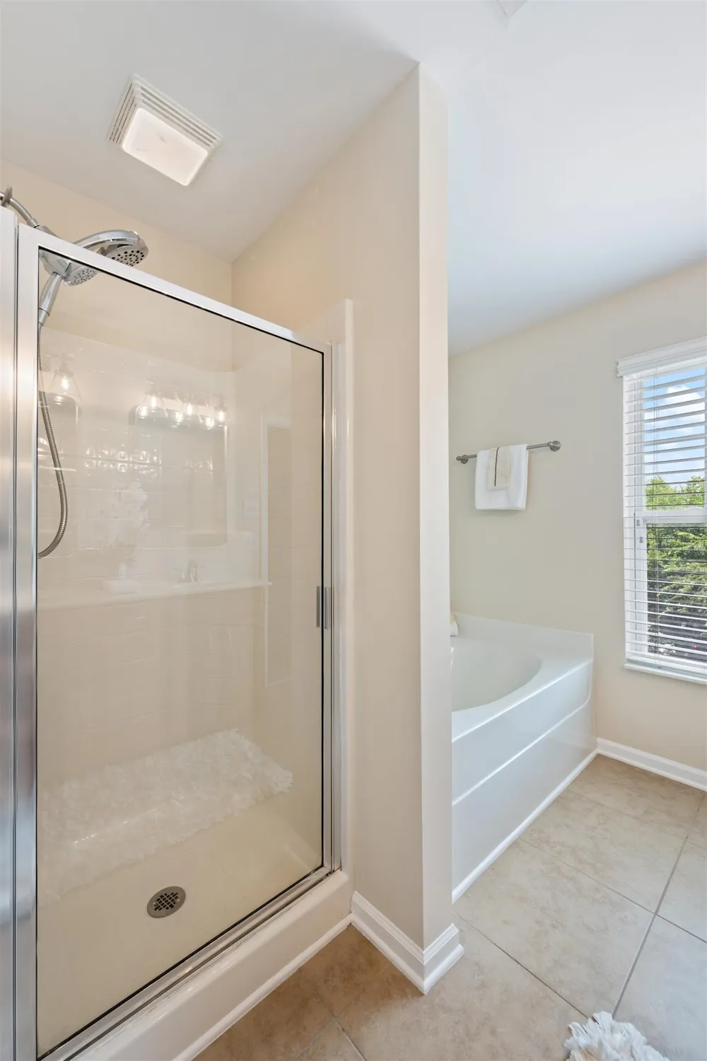 7827 Kemberton Dr W Nolensville, TN 37135