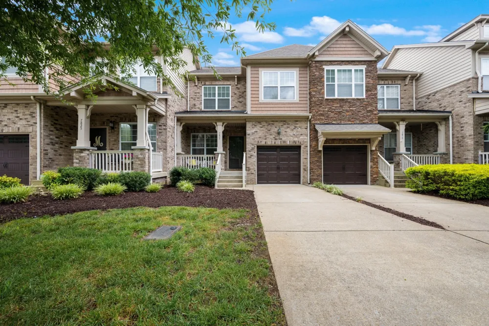 7827 Kemberton Dr W Nolensville, TN 37135