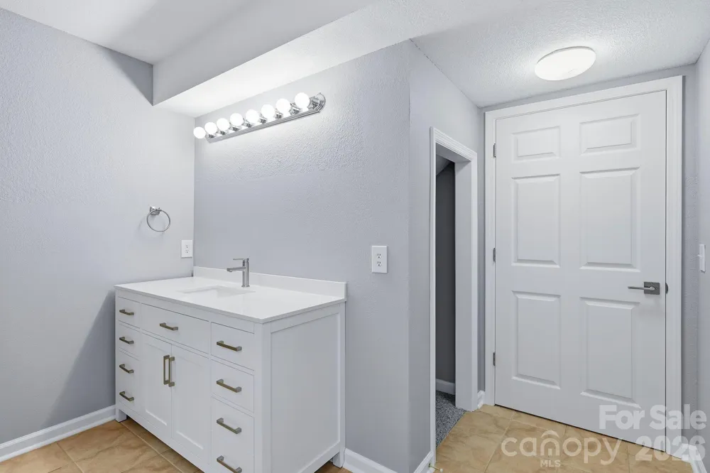 45 Beekeeper Trail Swannanoa, NC 28778