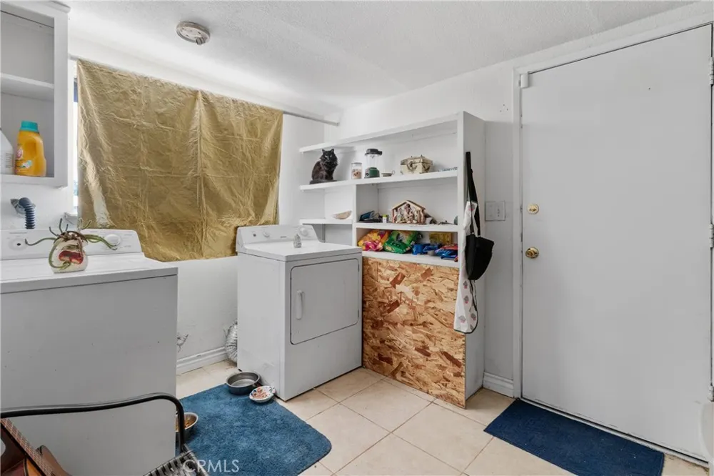 10011 achilles California City, CA 93505