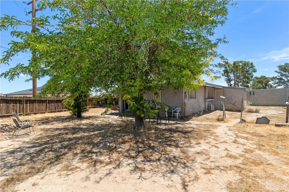10011 achilles California City, CA 93505