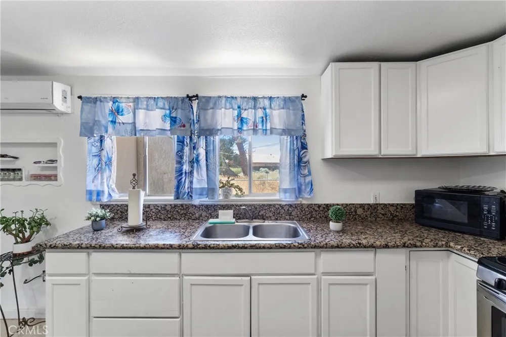 10011 achilles California City, CA 93505