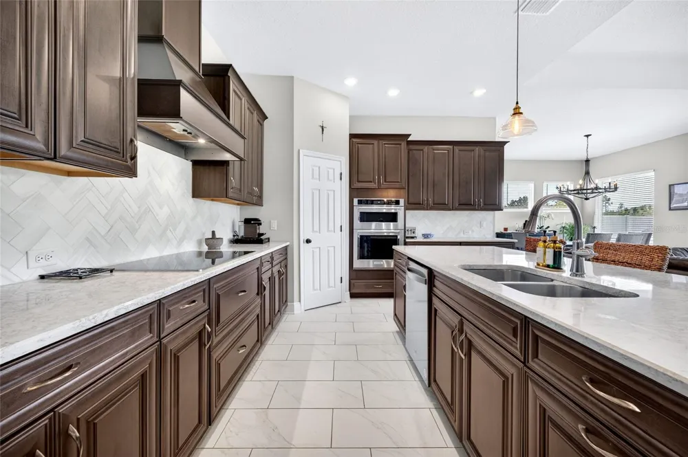 12862 CARMELA CIRCLE W San Antonio, FL 33576
