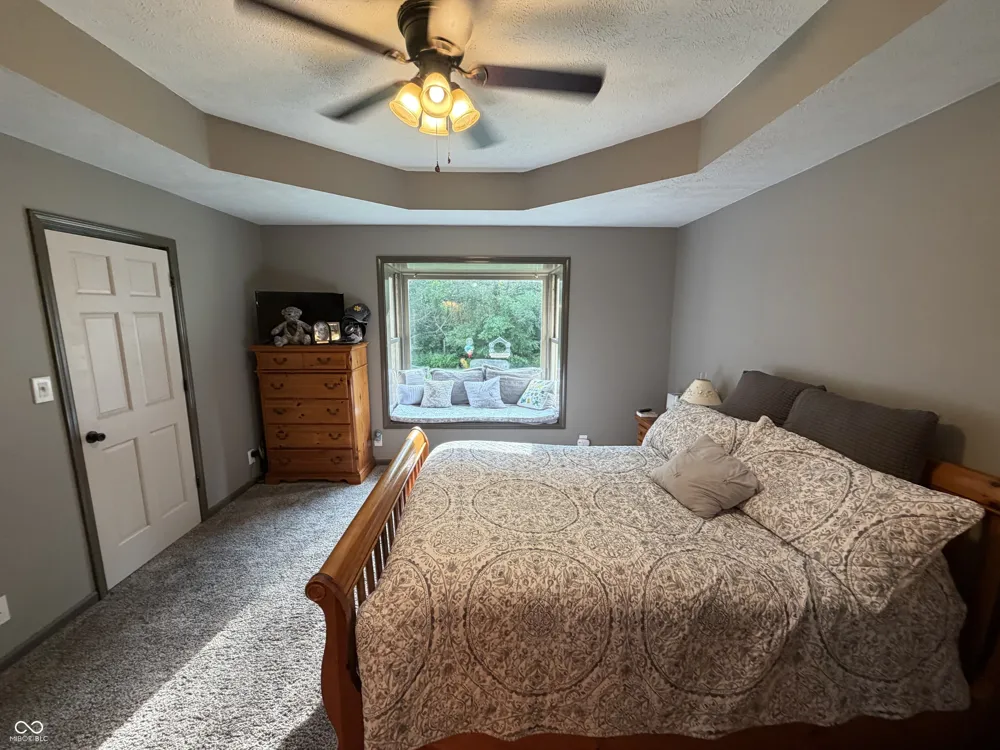 1934 950 W Parker City, IN 47368