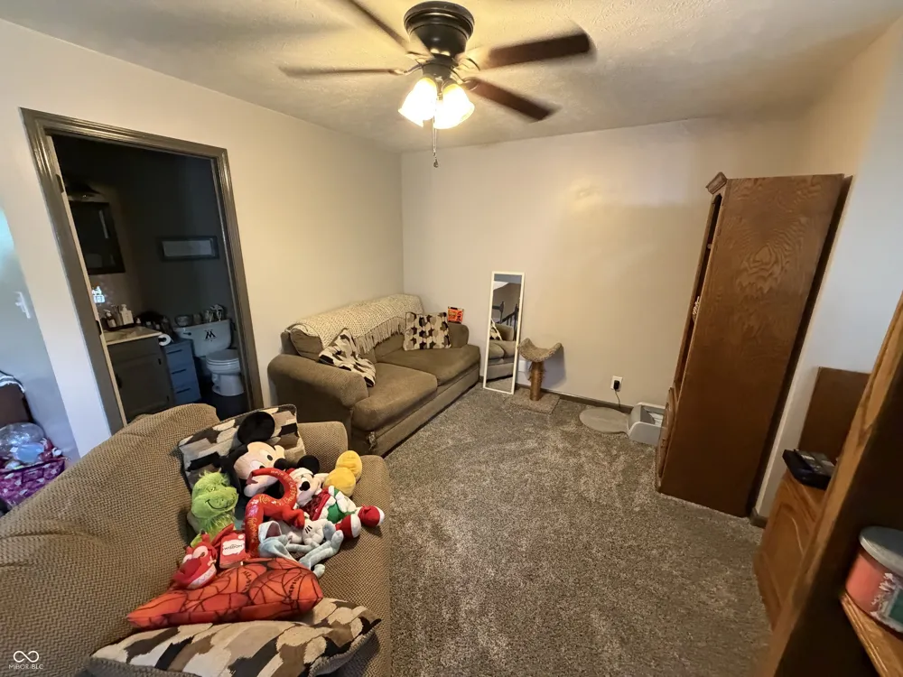 1934 950 W Parker City, IN 47368