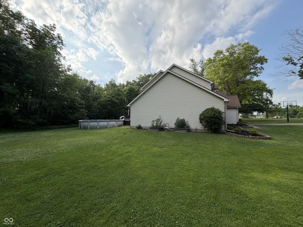 1934 950 W Parker City, IN 47368